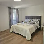 Centre *