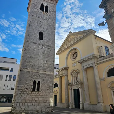 Centre