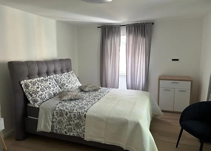 Centre *